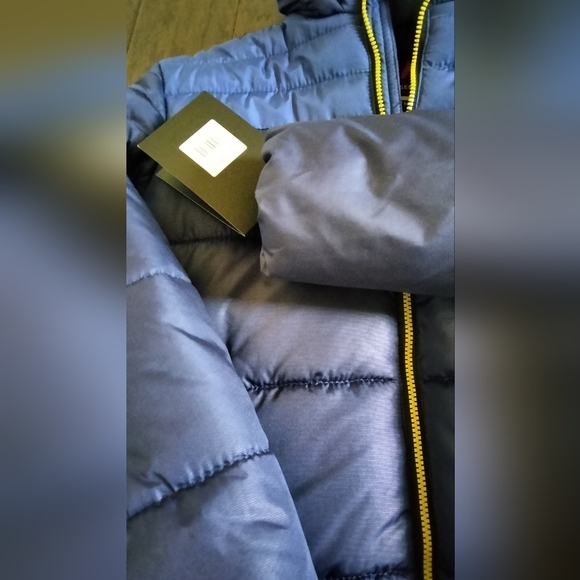 Puffer Jacket. NWT. - Picture 14 of 16